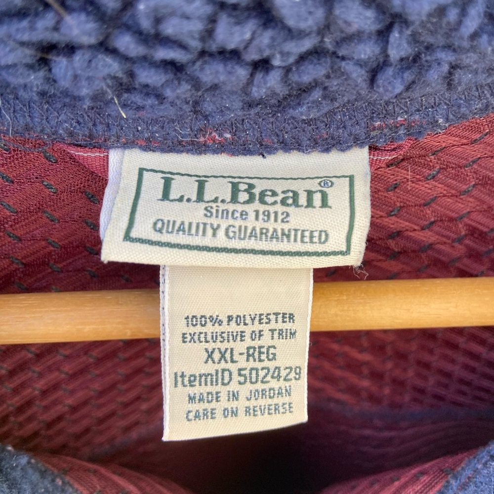 L.L. Bean Men's Blue Fleece Vest - Picture 4 of 4